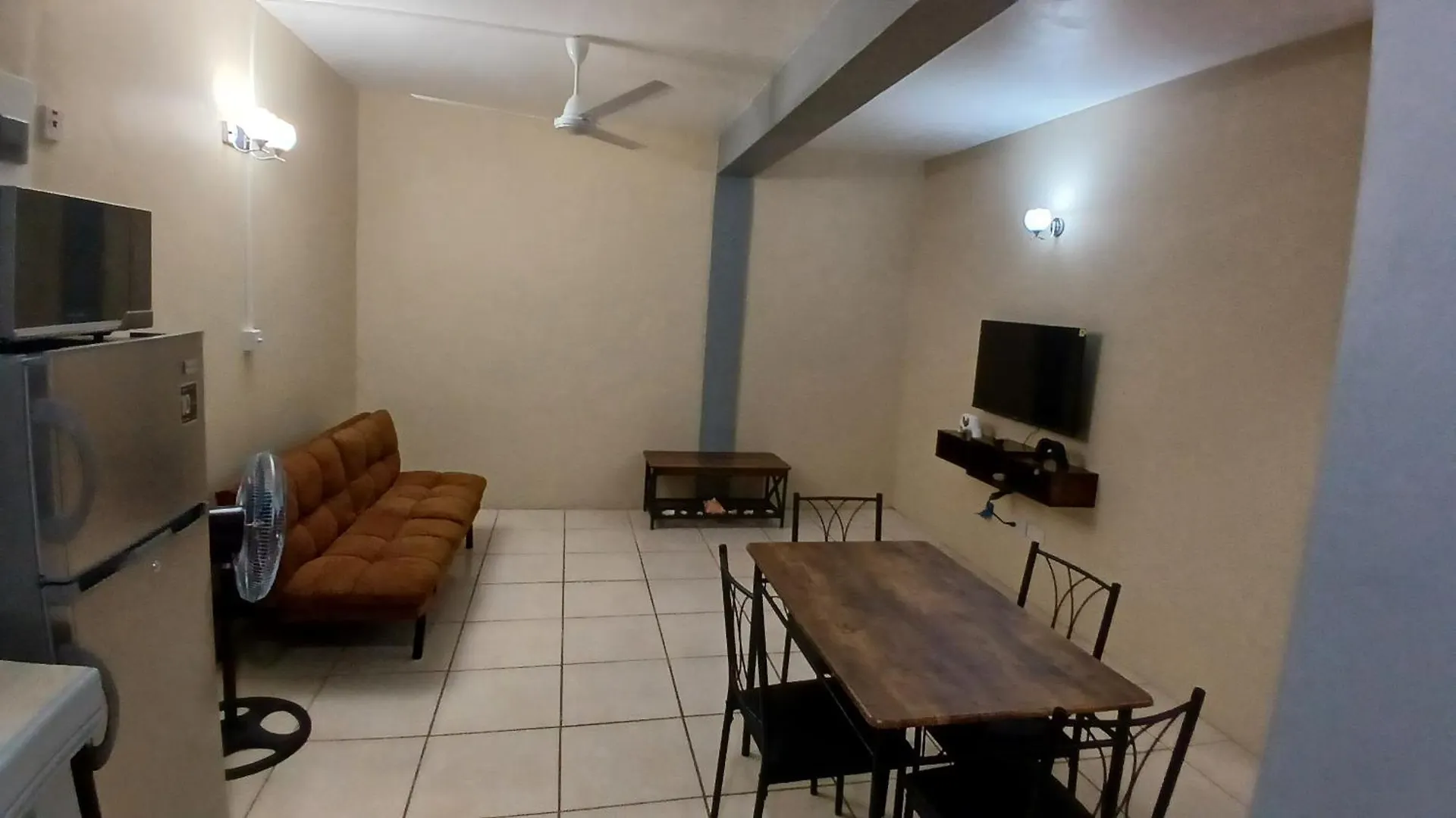 Cozy Vacation Retreat Apt 2 Trafalgar Apartment